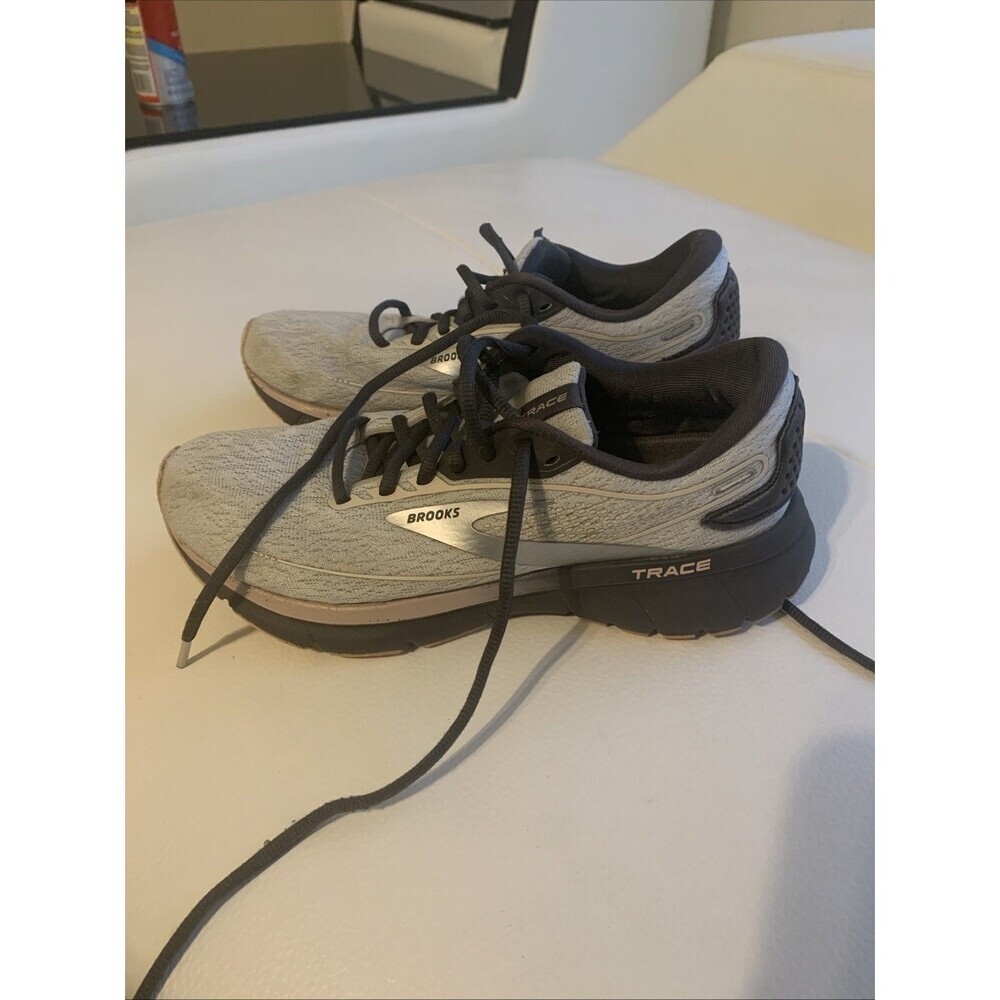 Brooks  Women's Grey/Peach Trace 2 Road Running Shoes Size 8.5